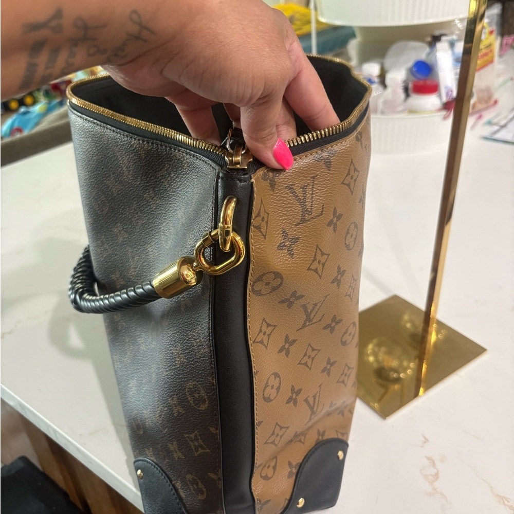 Louis Vuitton Brown Monogram triangle softy - Picture 3 of 8